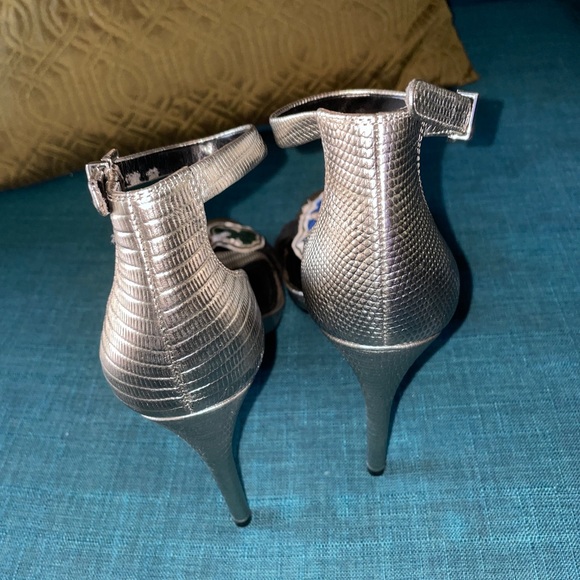 BCBG Vintage Runway Ma-Dona Lizard Heel-NWOB
